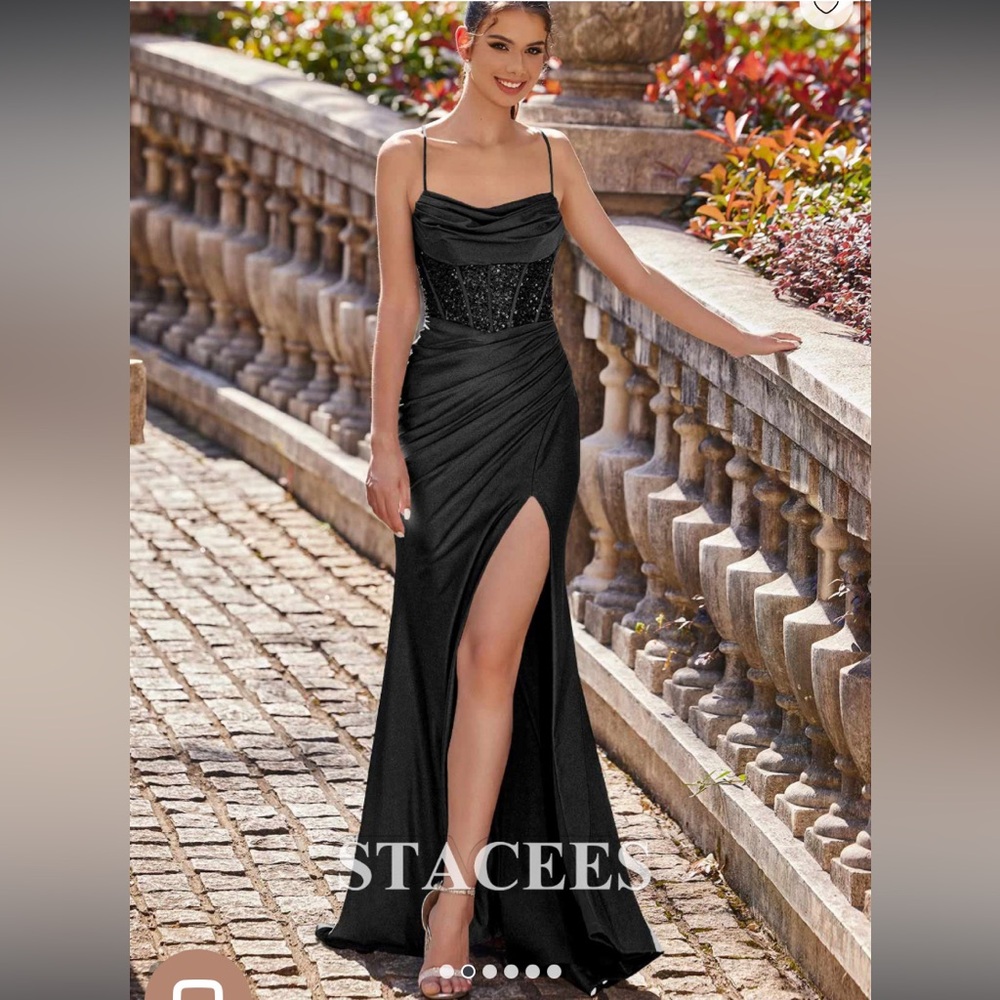 Prom dress very beautiful never worn tags still on from Stacees